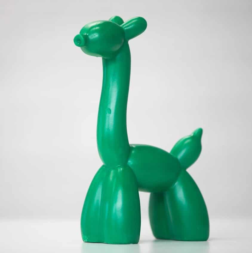 balloon_giraffe_sculpture_green_01